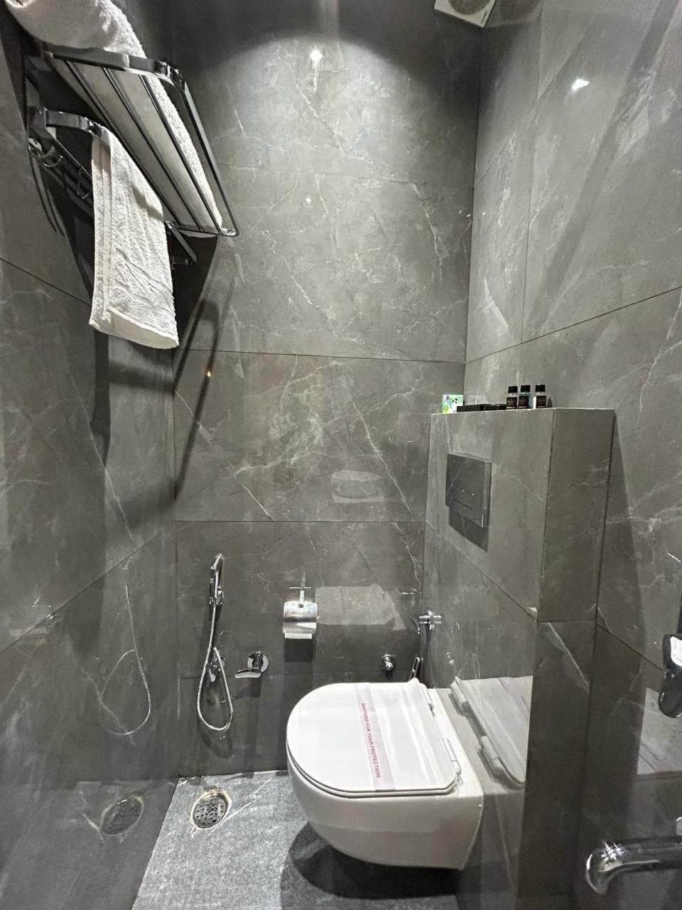 Divine Hotel Karnāl Dış mekan fotoğraf