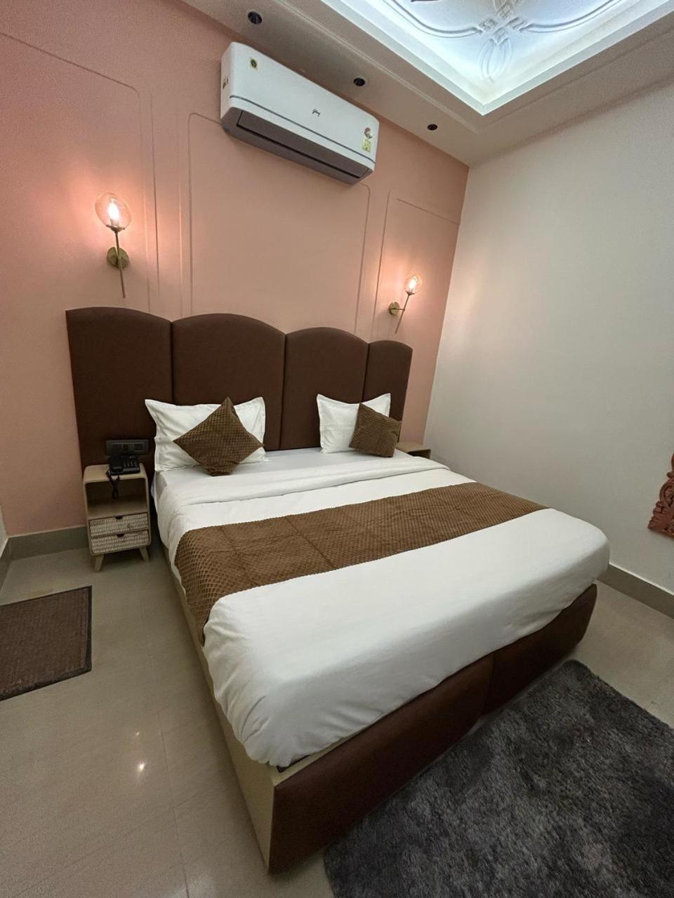 Divine Hotel Karnāl Dış mekan fotoğraf