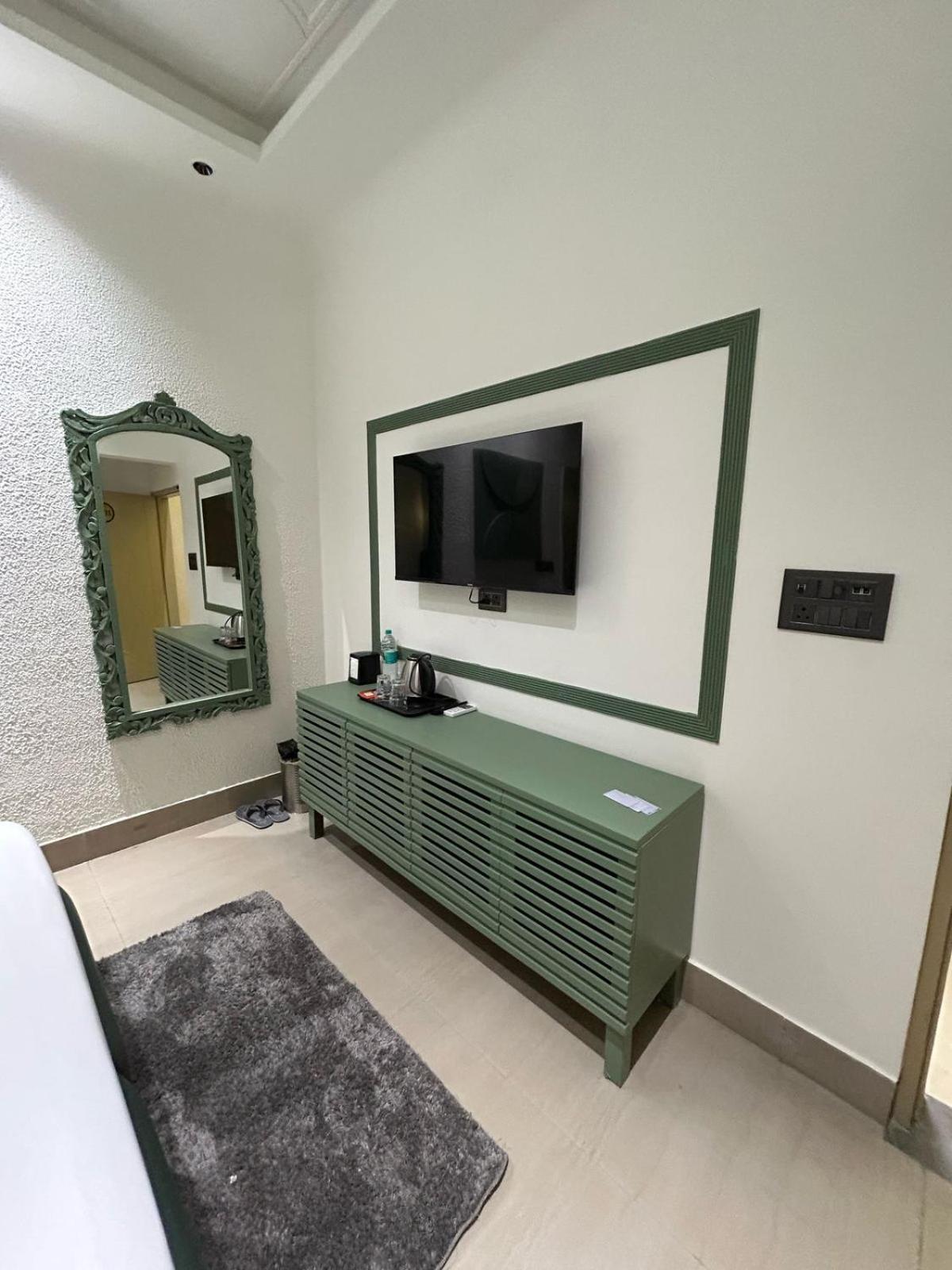 Divine Hotel Karnāl Dış mekan fotoğraf