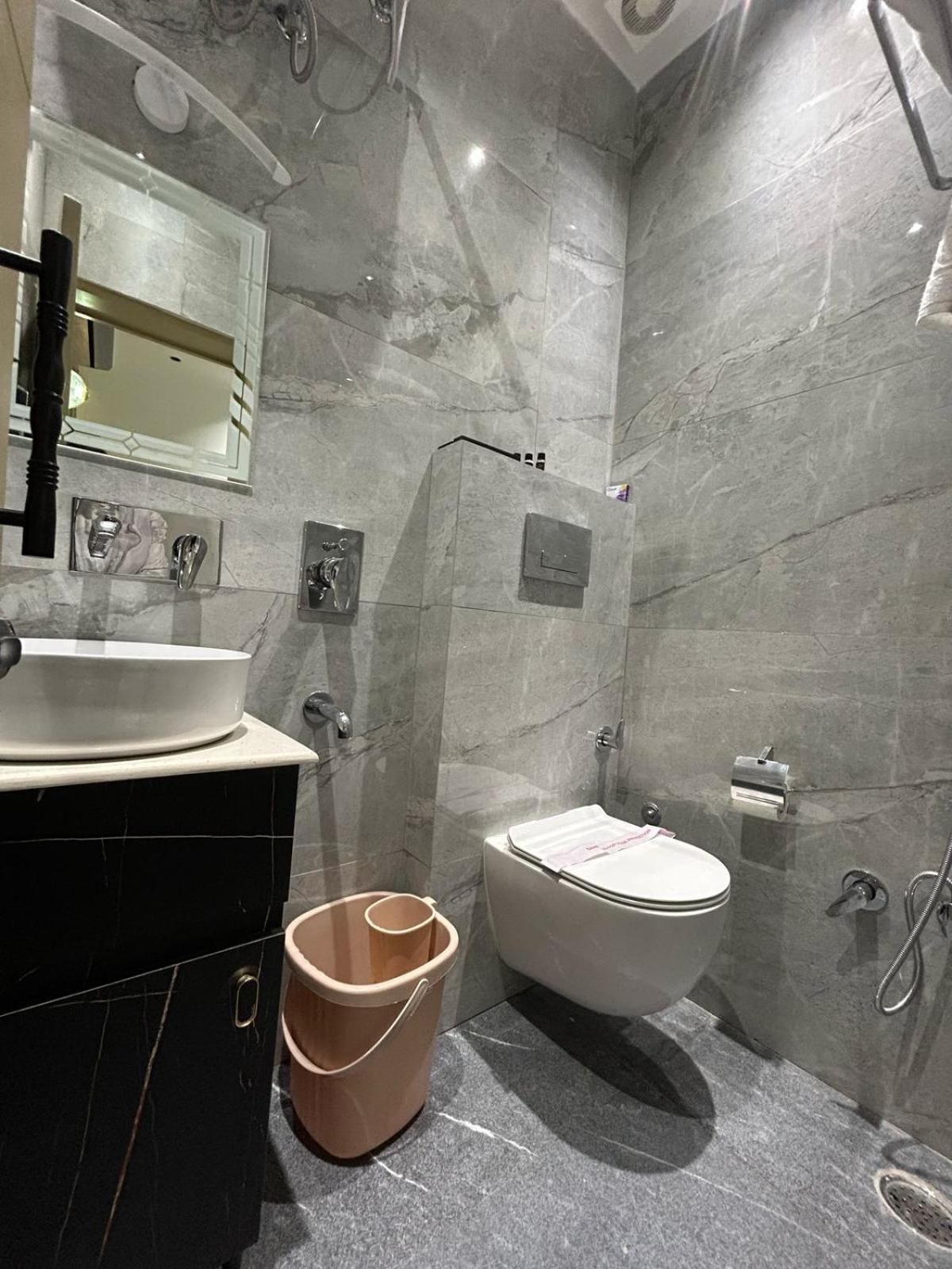 Divine Hotel Karnāl Dış mekan fotoğraf