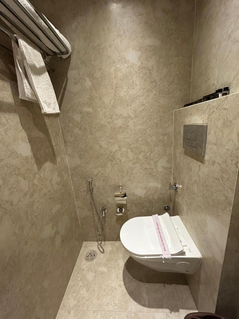 Divine Hotel Karnāl Dış mekan fotoğraf